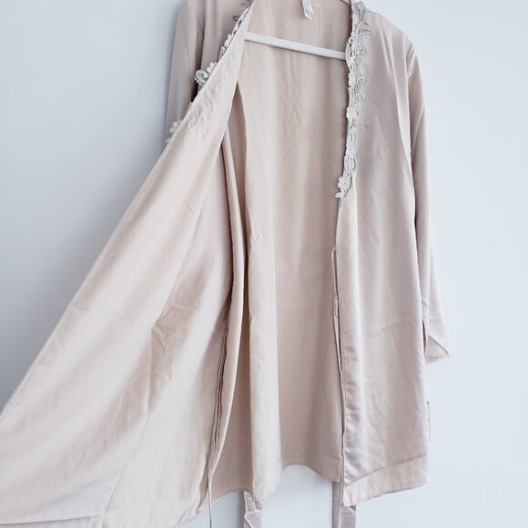 Flora Lace V Neck Belted Beige / Cream Silky Robe Small/ Medium - Picture 5 of 10